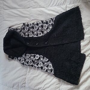 SIONI long soft 3-button embroidered sweater vest